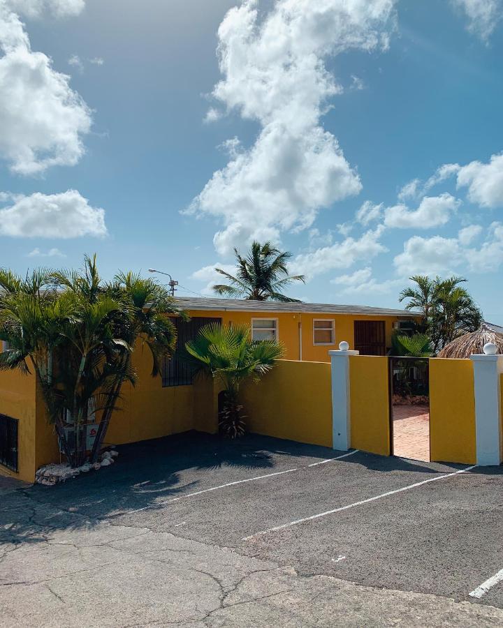 Casa Di Caribe - Private Pool In The Month Of June ! Willemstad Exterior foto